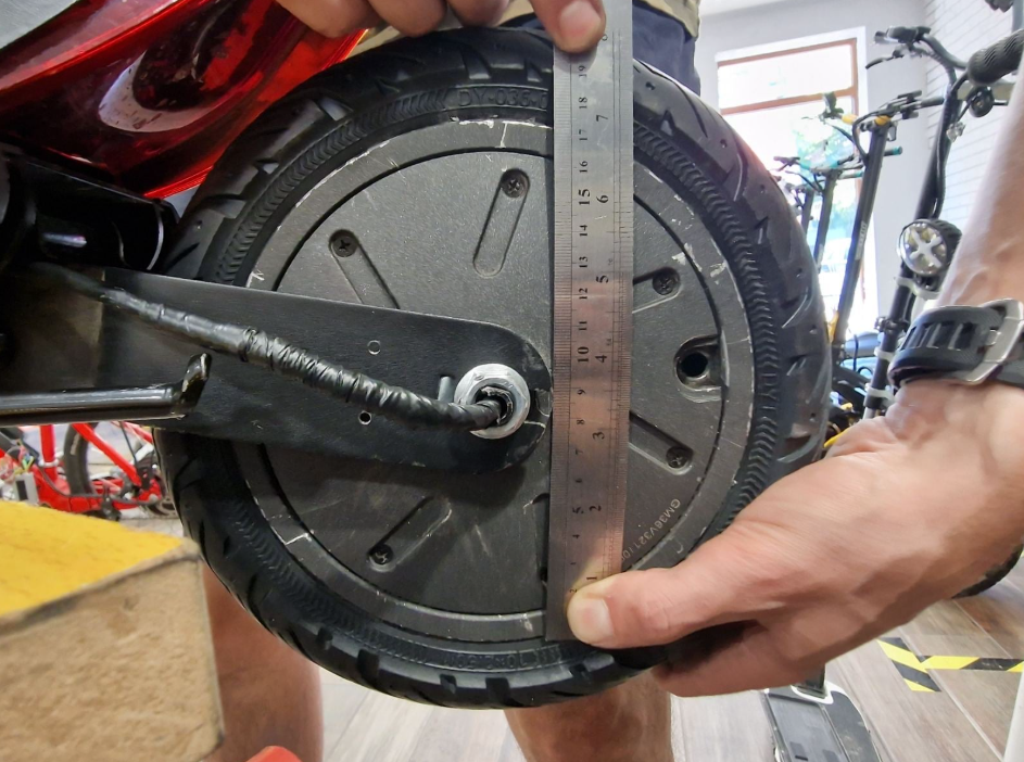 Solid Tire 10x2.5 with Inner Holes for G30 Max