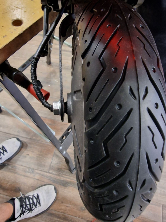 Solid Tire 10x2.5 with Inner Holes for G30 Max